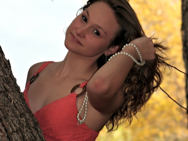 Senior girl; seniors; woman; natural light; north tx photographer; pives digital photography; outdoors; pearls