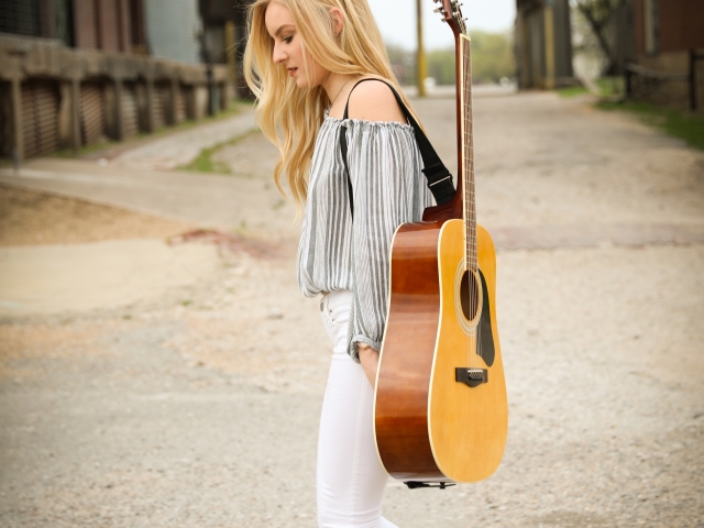 Senior Girl,Downtown McKinney,Senior photographer,north Texas Photographer,High School graduate,McKinney TX, Melissa TX Photographer,Senior Girl Photo shoot,musician,singer