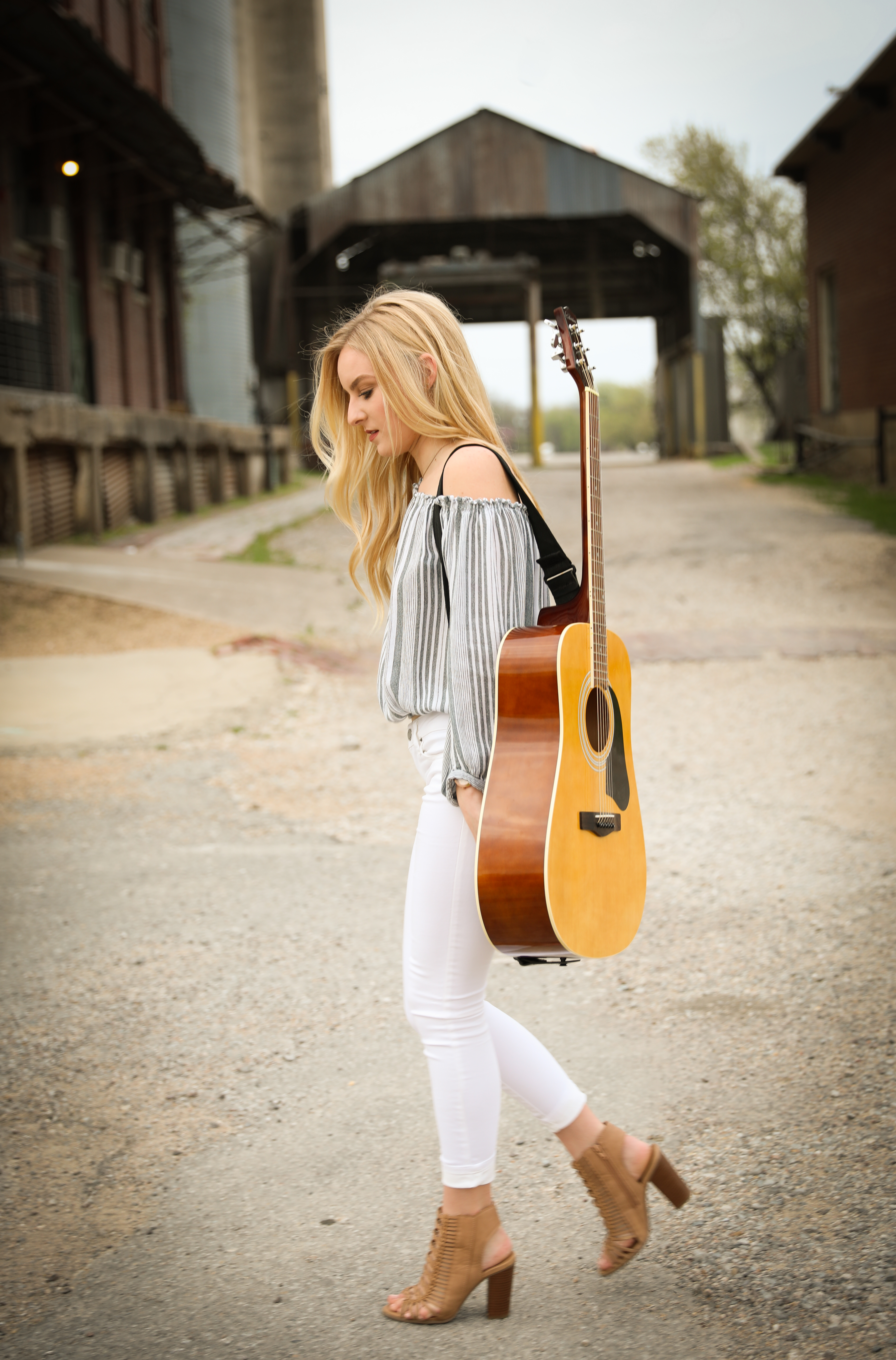 Senior Girl,Downtown McKinney,Senior photographer,north Texas Photographer,High School graduate,McKinney TX, Melissa TX Photographer,Senior Girl Photo shoot,musician,singer