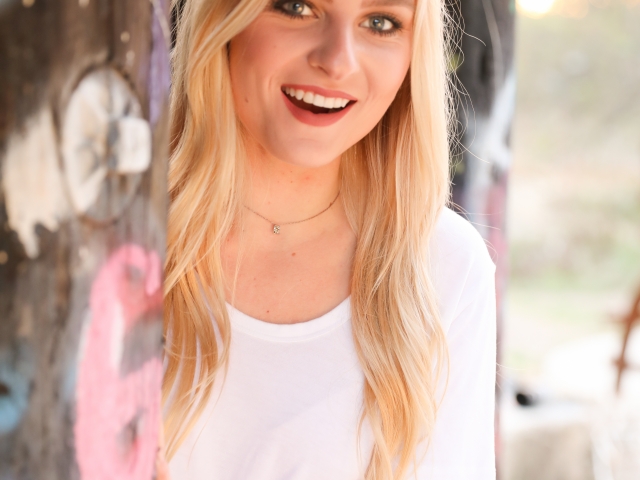 Senior Girl,Downtown McKinney,Senior photographer,north Texas Photographer,High School graduate,McKinney TX, Melissa TX Photographer,Senior Girl Photo shoot,musician,singer